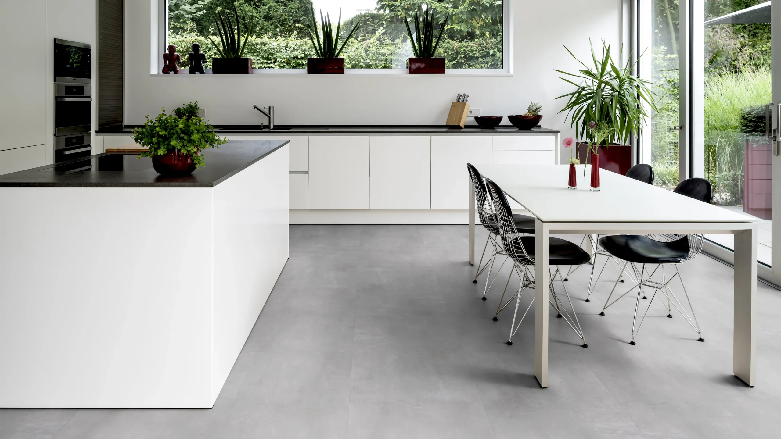 Stone Atlanta natural stone, 1219.2 x 609.6 x 2.5 mm